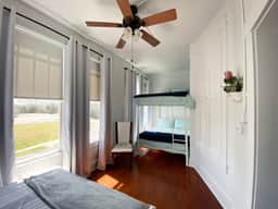 Zen Loft Downtown With Plenty Of free Parking - Image 5