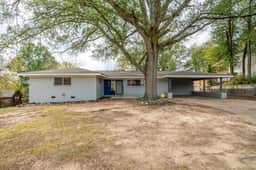 Fenced yard, downtown, pet friendly - Image 2