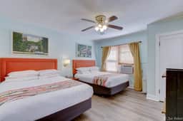Unit 1 3 Queen, 2 Bdrm Suite With Kitchenette,Wifi - Image 2
