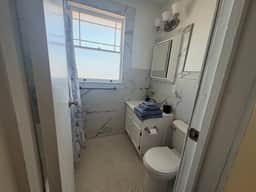 Renovated Apartment Downtown HS - Image 2