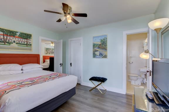 Unit 1 3 Queen, 2 Bdrm Suite With Kitchenette,Wifi - Image 1