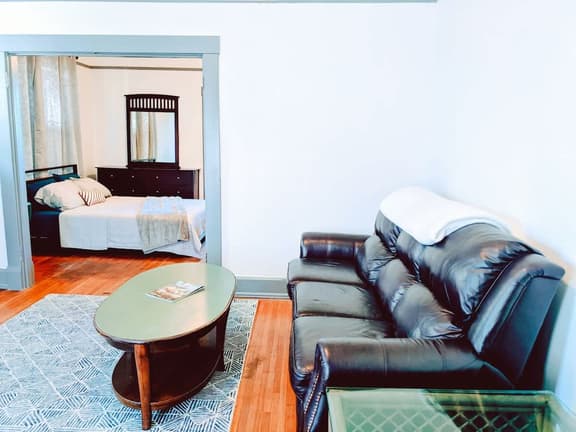Studio Apartment Near Downtown Hot Springs - Image 1