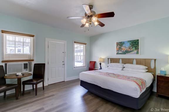 Unit 16*Deluxe King Bedroom, Kitchenette, Wifi, Tv - Image 1